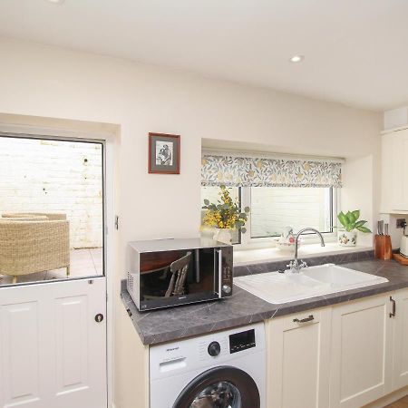 White Cottage Bere Regis Exterior photo